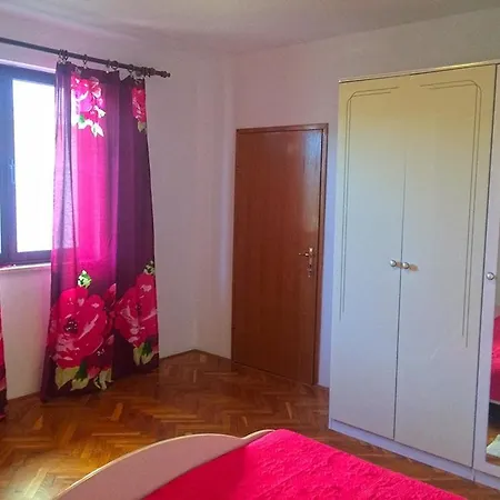 Lägenhet In With Sea View, Balcony, Air Conditioning, Wi-fi Lopar