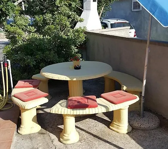 In With Sea View, Balcony, Air Conditioning, Wi-fi